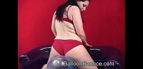  Kat balloonbounce